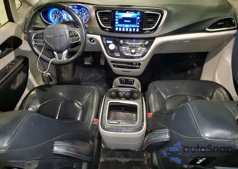 2017 Chrysler Pacifica Touring L Plus z USA, uszkodzony, nr VIN 2C4RC1EG1HR796849